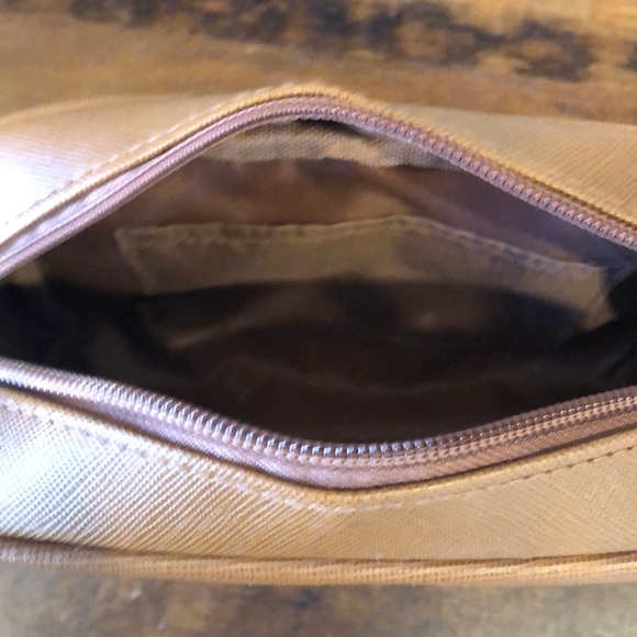 Michael Kors wristlet pouch - Picture 4 of 8